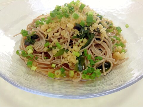 ズボラさんの簡単ランチ♪わかめと天かすの冷蕎麦